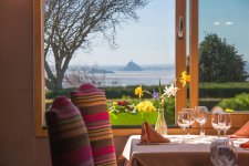 AU MARQUIS DE TOMBELAINE