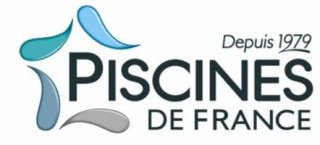 AU FIL DE L'EAU. PISCINES DE FRANCE