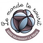 MAM LE MONDE TE SOURIT
