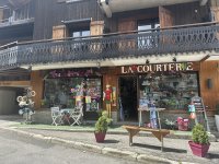 LA COURTERIE