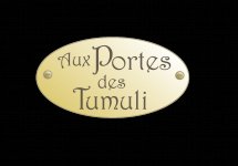 AUX PORTES DES TUMULI